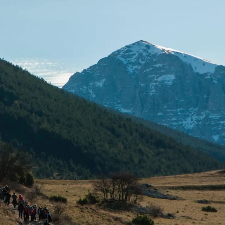 foto dei monti sibillini con un poco di neve